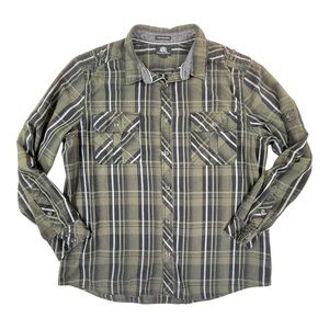 Rock Republic Plaid Long Sleeved Button Down Shirt